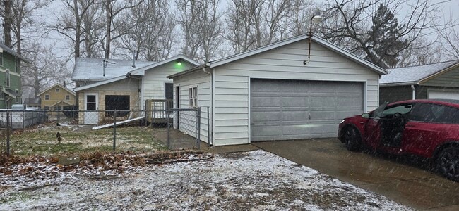 1420 Thompson Ave in Des Moines, IA - Building Photo - Building Photo