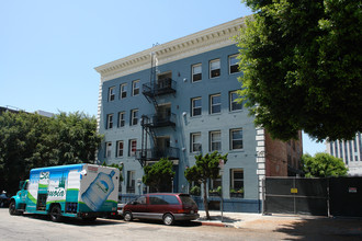 AVILA LA PAZ CENTER LLC in Los Angeles, CA - Building Photo - Building Photo