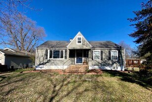 1471 E Mcgee St in Springfield, MO - Building Photo