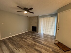 12482 Abrams Rd in Dallas, TX - Building Photo - Building Photo