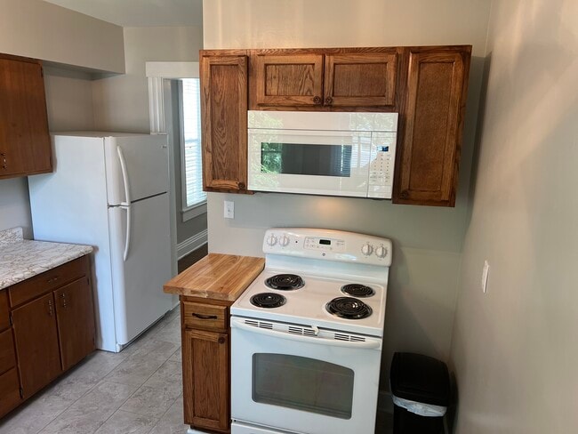 1635 Eastern Pky, Unit 1 in Louisville, KY - Building Photo - Building Photo