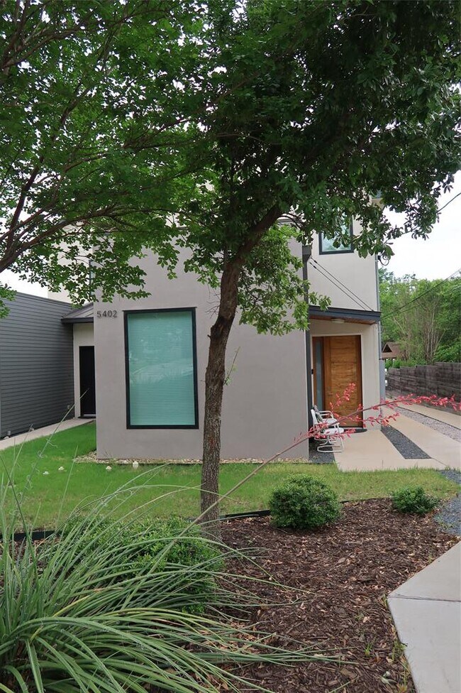 5402 Woodrow Ave in Austin, TX - Building Photo - Building Photo