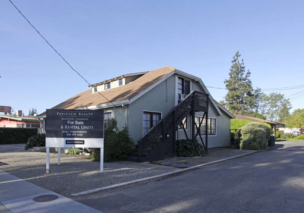 20-44 Mission Way in Campbell, CA - Foto de edificio