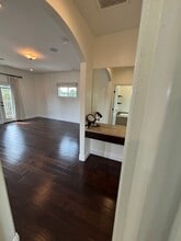 5960 Balcom Ave in Encino, CA - Foto de edificio - Building Photo