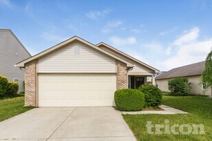 345 Bent Stream Ln in Brownsburg, IN - Building Photo