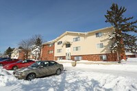 Lakeview Apartments photo'