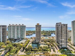 20191 E Country Club Dr, Unit 2202 in Aventura, FL - Foto de edificio - Building Photo