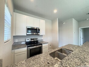 7427 Capstone Rdg in San Antonio, TX - Building Photo - Building Photo