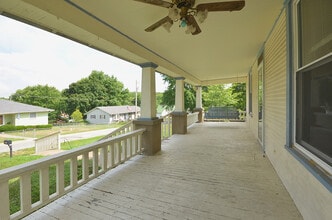 1033 3 St in Weston, MO - Building Photo - Building Photo