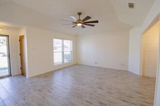 5731 95th St in Lubbock, TX - Building Photo - Building Photo