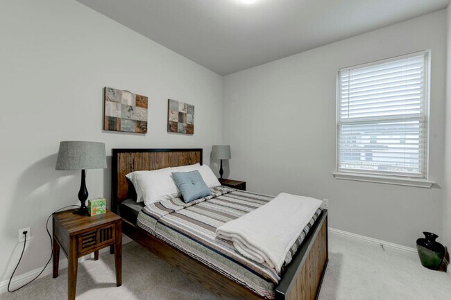 605 W South St in Leander, TX - Building Photo - Building Photo