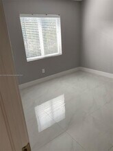 3211 SW 27th St-Unit -3211 in Miami, FL - Building Photo - Building Photo