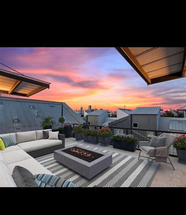 1500 Summit St, Unit 7 in Austin, TX - Foto de edificio
