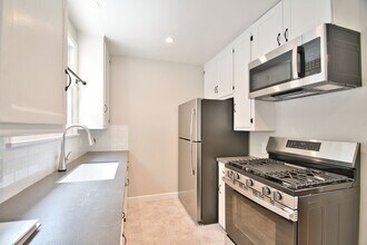1338 Manhattan Beach Blvd in Manhattan Beach, CA - Building Photo - Building Photo