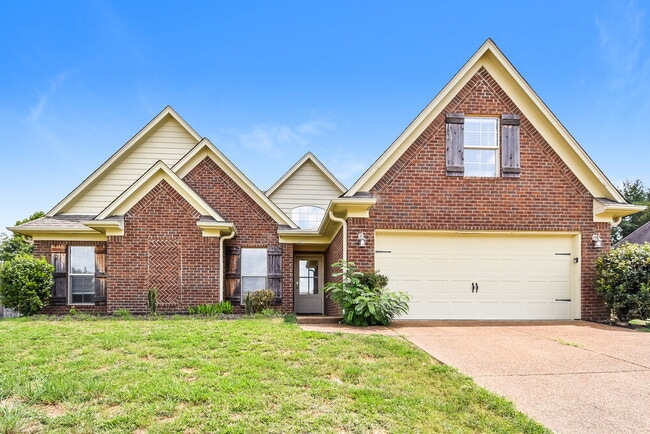 1442 Lake Front Dr E