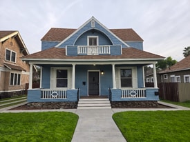 364 E Pearl St in Pomona, CA - Building Photo