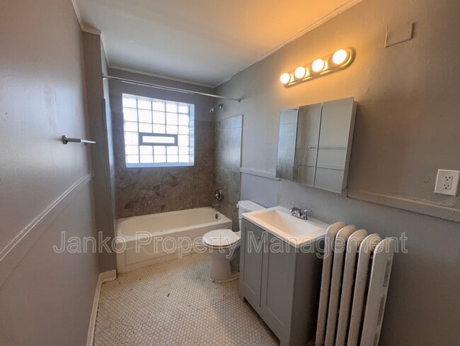 37 W 14th Pl in Chicago Heights, IL - Building Photo - Building Photo