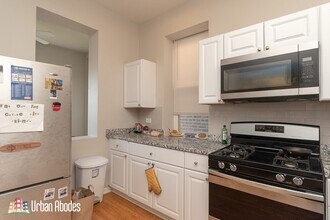 2049 W Fullerton Ave in Chicago, IL - Building Photo - Building Photo