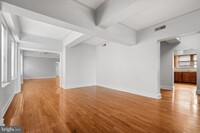 2220 Walnut St, Unit PH-6 in Philadelphia, PA - Building Photo - Building Photo