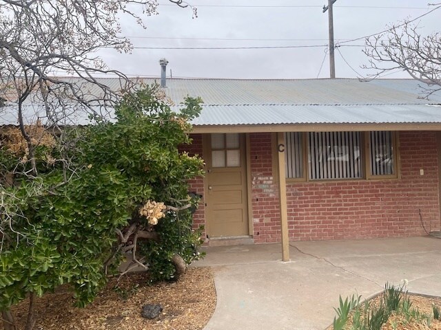 914 Grandview Ave in Kingman, AZ - Foto de edificio