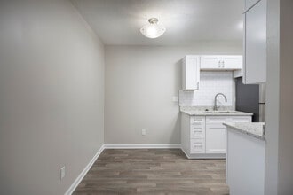 Summit Augusta in Augusta, GA - Foto de edificio - Interior Photo