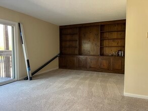 1274 E Main St in Meriden, CT - Building Photo - Building Photo