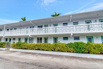 2161 NE 42nd Ct in Lighthouse Point, FL - Building Photo - Building Photo