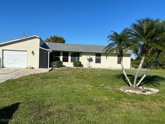 305 NE 23rd St in Cape Coral, FL - Building Photo - Building Photo