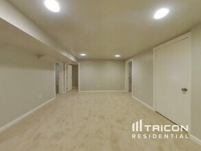 6111 S 520 E in Murray, UT - Foto de edificio - Building Photo