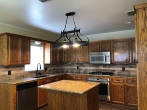 6001 Sandalwood Dr in Bossier City, LA - Building Photo - Building Photo