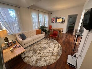 1615 Kenyon St NW, Unit 32 in Washington, DC - Building Photo - Building Photo