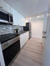 290 Sunrise Dr, Unit 1-H in Key Biscayne, FL - Building Photo - Building Photo