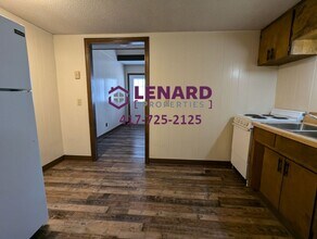 245 W College St in Bolivar, MO - Building Photo - Building Photo