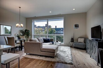 2522 W Addison St in Chicago, IL - Building Photo - Building Photo