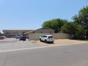 Northside Plaza Apartments in Killeen, TX - Building Photo - Building Photo