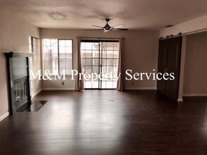 9686 Gage St in Elk Grove, CA - Building Photo - Building Photo