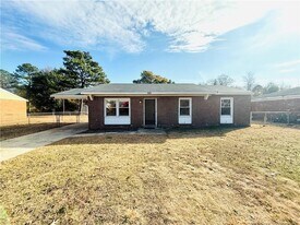 923 Fiske Dr in Fayetteville, NC - Building Photo