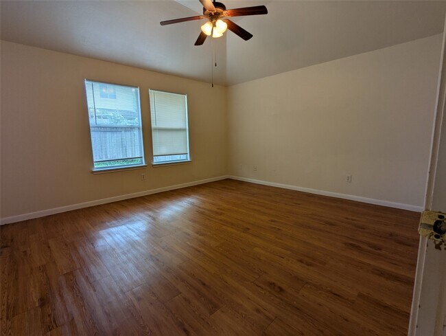 13831 Maximos Dr in Houston, TX - Building Photo - Building Photo