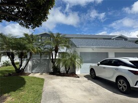 9869 NW 52nd Terrace in Doral, FL - Building Photo