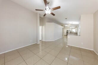 7430 W Paradise Dr in Peoria, AZ - Building Photo - Building Photo