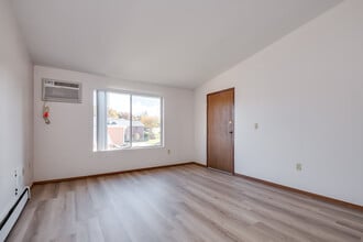 Green Brook Heights in Green Bay, WI - Foto de edificio - Interior Photo