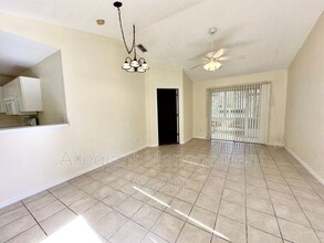 3201 Queen Palms Ct in Kissimmee, FL - Building Photo - Building Photo