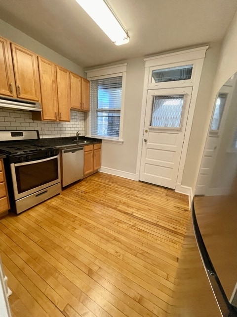 3700 N Fremont St, Unit 2 in Chicago, IL - Foto de edificio - Building Photo