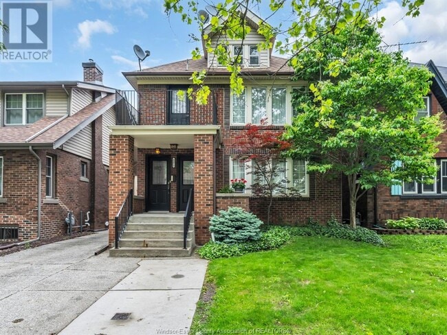 2272 Dougall Ave in Windsor, ON - Building Photo - Building Photo