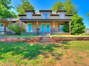 220 E Springer Ave in Guthrie, OK - Building Photo - Building Photo