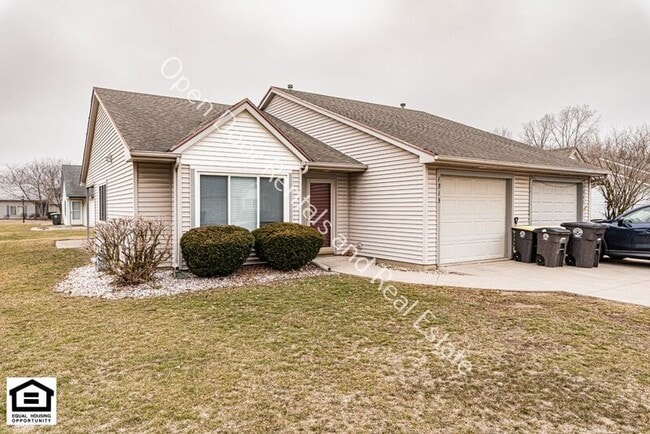 1515 Flagstone Dr in Fort Wayne, IN - Building Photo - Building Photo