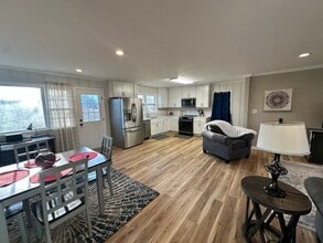 102 Highland Dr in Benton, KY - Building Photo - Building Photo