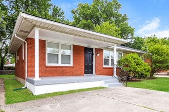 3005 Rockford Ln in Louisville, KY - Foto de edificio - Building Photo