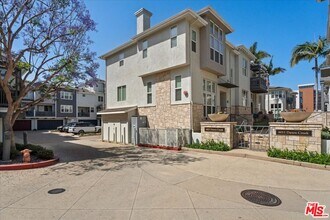 6021 Dawn Crk in Los Angeles, CA - Building Photo - Building Photo