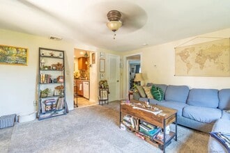 6 Russell Ave, Unit Unit 1 in Portland, CT - Building Photo - Building Photo